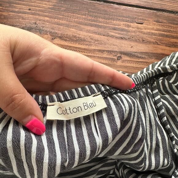 Cotton Bleu Women's Gray Vertical Striped Blouse Tie Front Size Medium - Picture 4 of 7